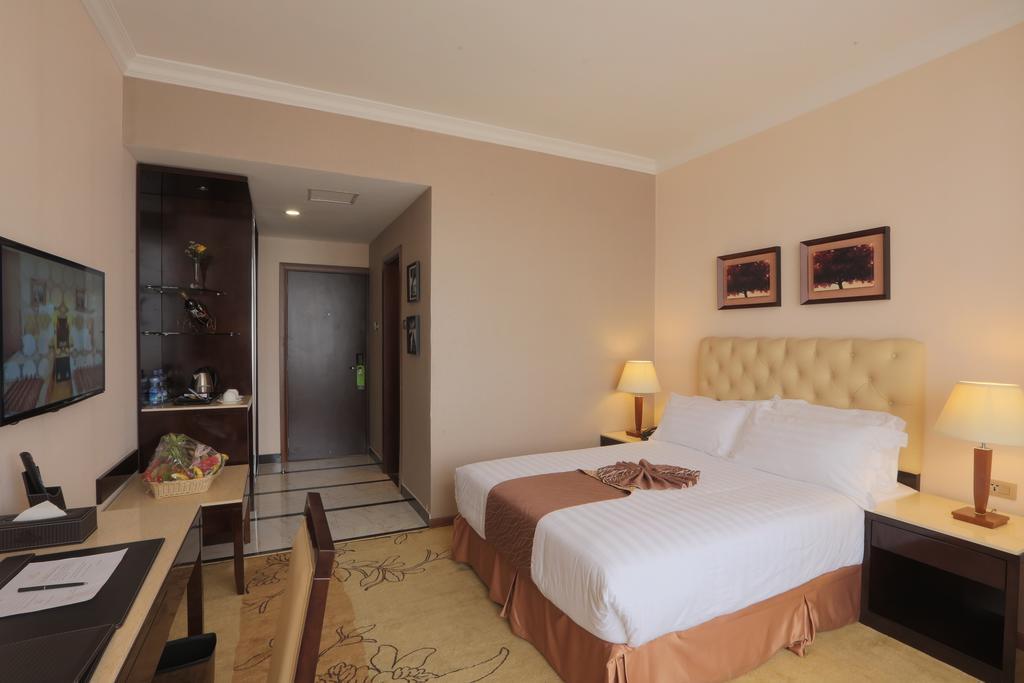 Getfam Hotel Аддис-Абеба Экстерьер фото