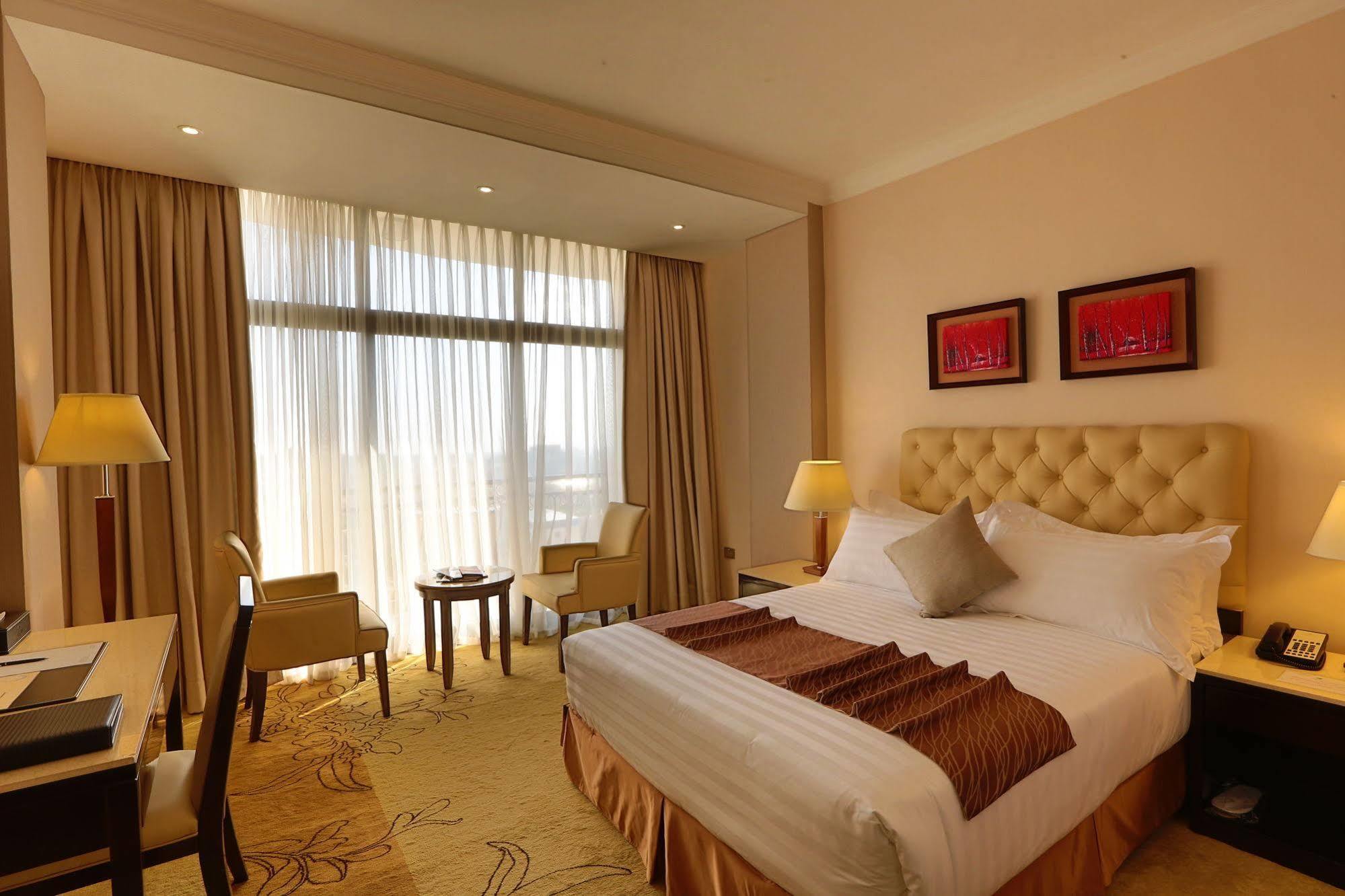 Getfam Hotel Аддис-Абеба Экстерьер фото